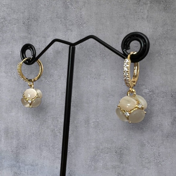 14 KGP moonstone earrings, NWOT - Picture 5 of 6